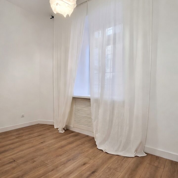 generated-image-remove-shadow-from-the-lamp