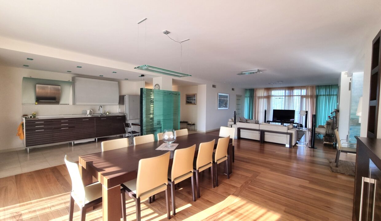 20260806_180623+